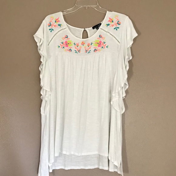 Embroidered flowy top - Picture 2 of 2